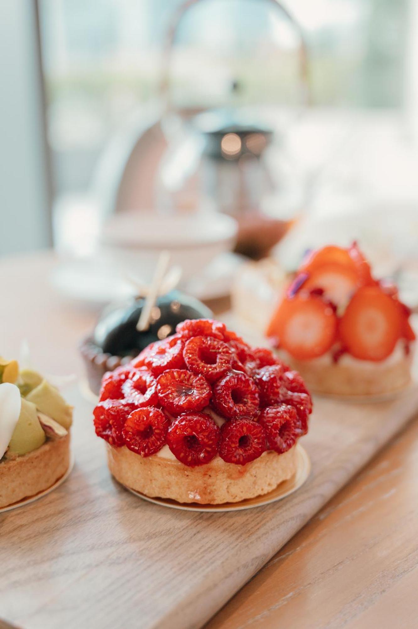 杜斯特多哈酒店 外观 照片 Strawberry tart
