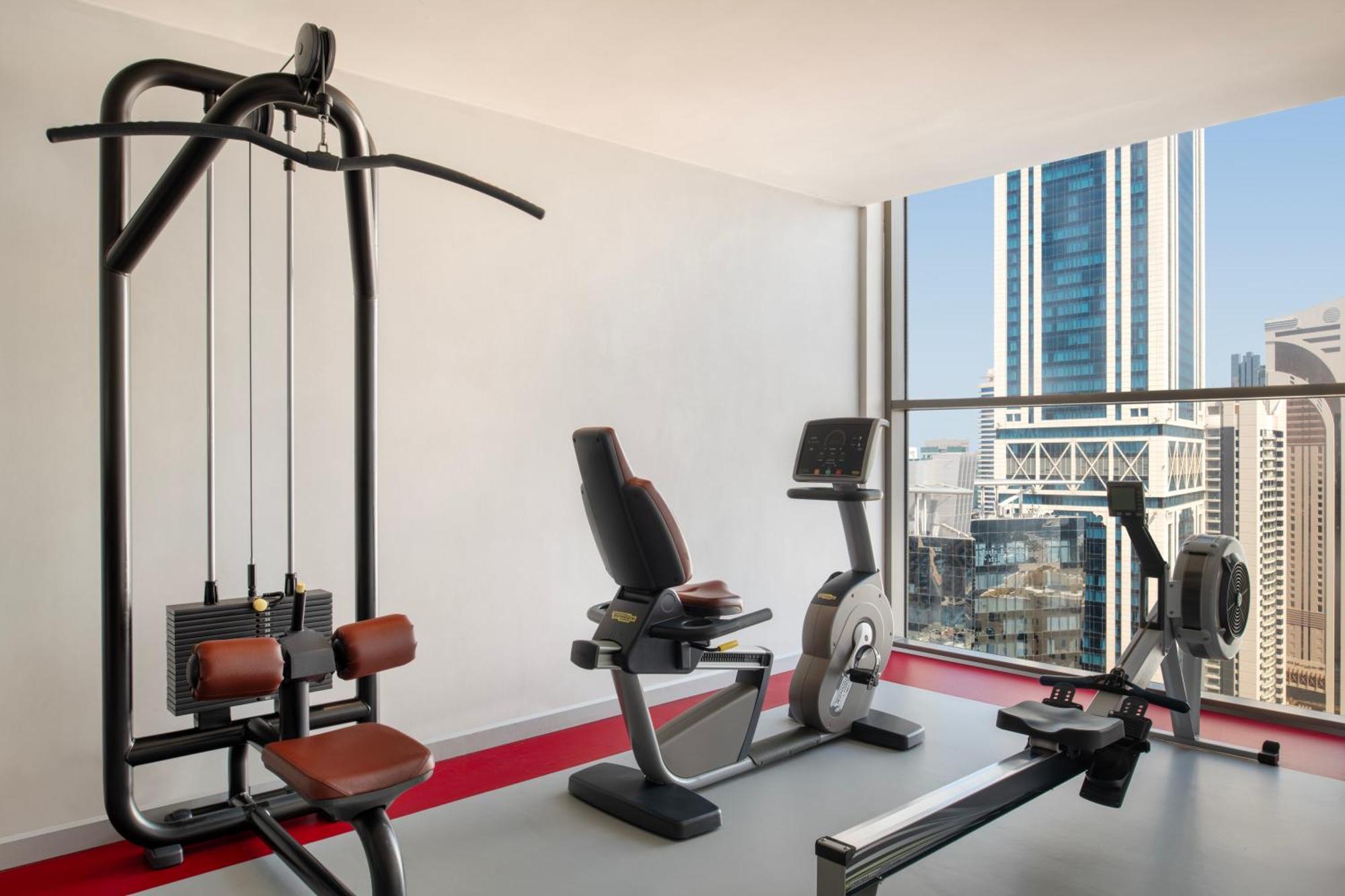 杜斯特多哈酒店 外观 照片 Fitness Center